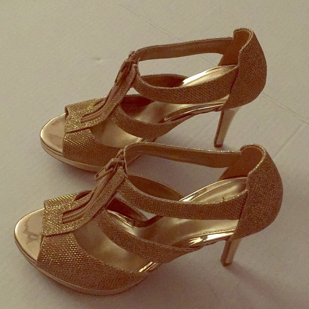 Fioni Women Shoes Gold Color Size 51/2